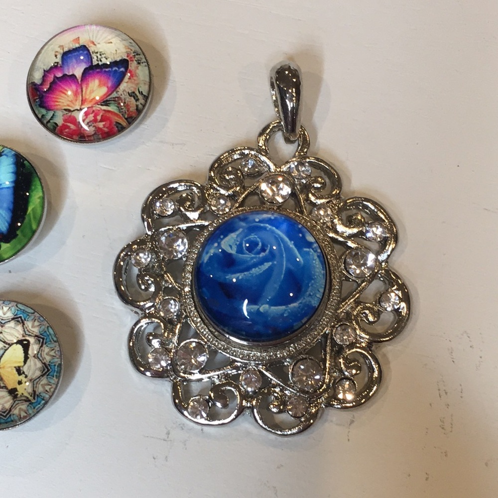Swirly Round Snap Pendant